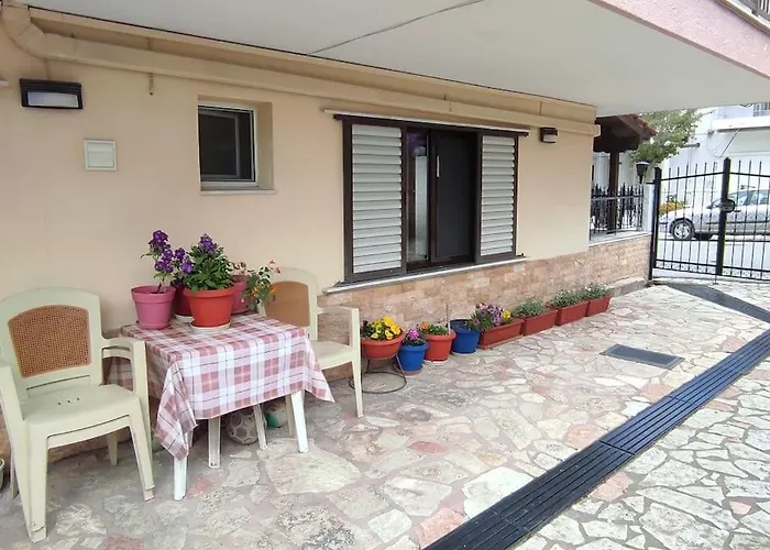 Happy * Agia Triada (Thessaloniki)